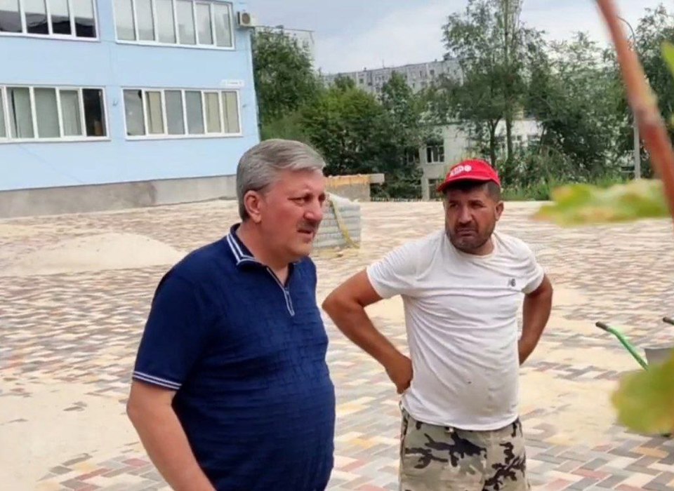 Владимир Марченко лично проверил ход работ на пространствах Волгограда