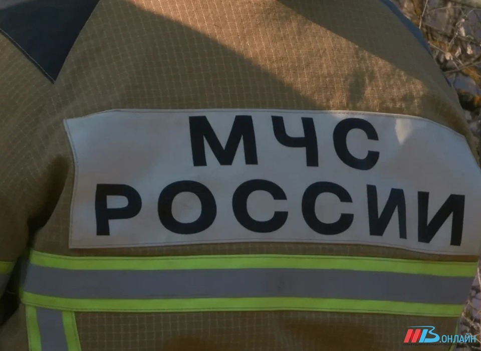 В Волгограде потушили пожар на заводе лакокрасочных покрытий