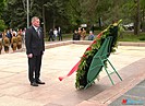 Волгоградцы возложили цветы к Братской могиле на Аллее Героев